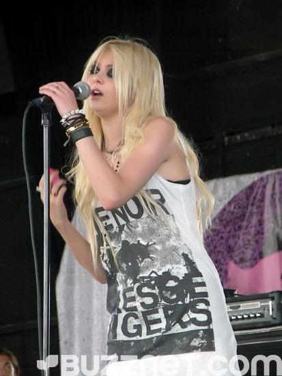 The Pretty Reckless Wreck Pittsburgh Warped 2010 ...