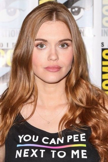 Holland Roden At Teen Wolf Press Line At Comic-con In San Diego - Flash Of  The Stars