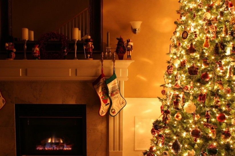 ... christmas tree, fireplace, garland
