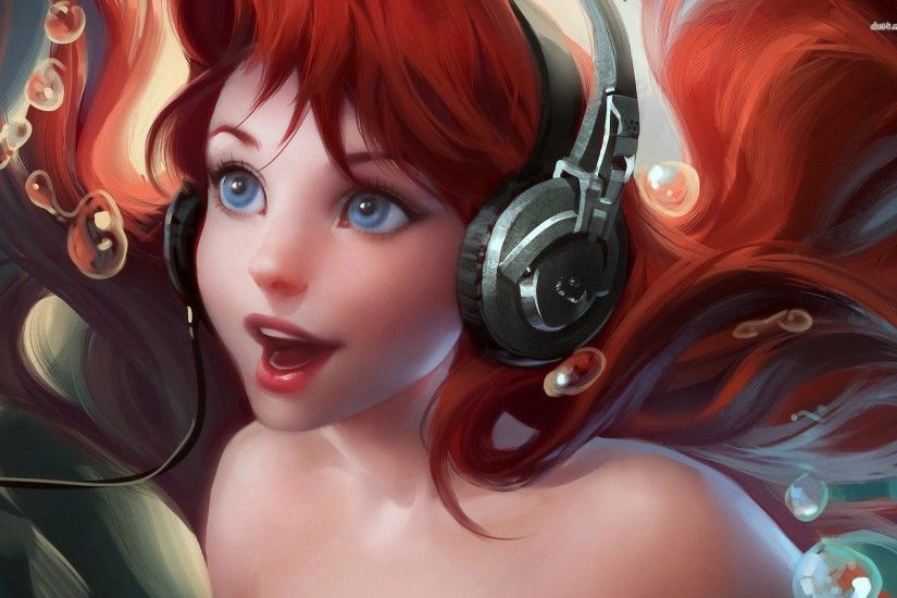 Ariel With Headphones 723362