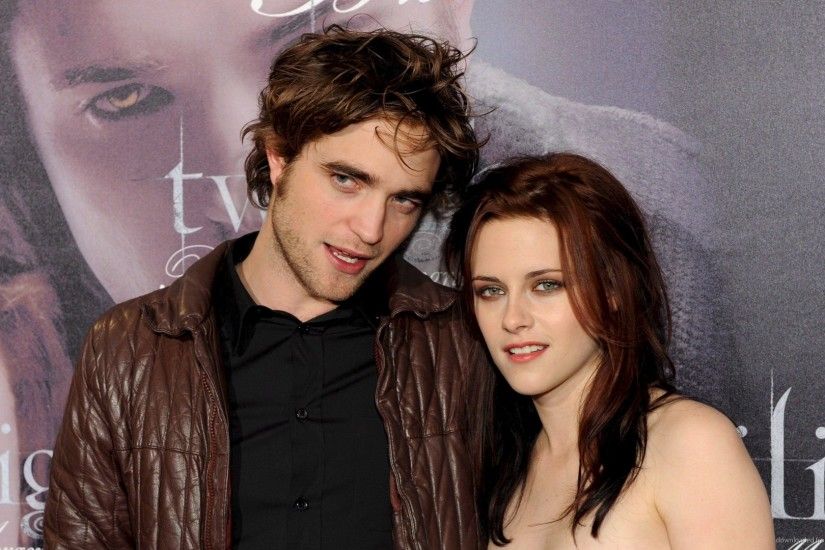 HD Kristen Stewart and Edward Cullen on a Twilight premiere wallpaper