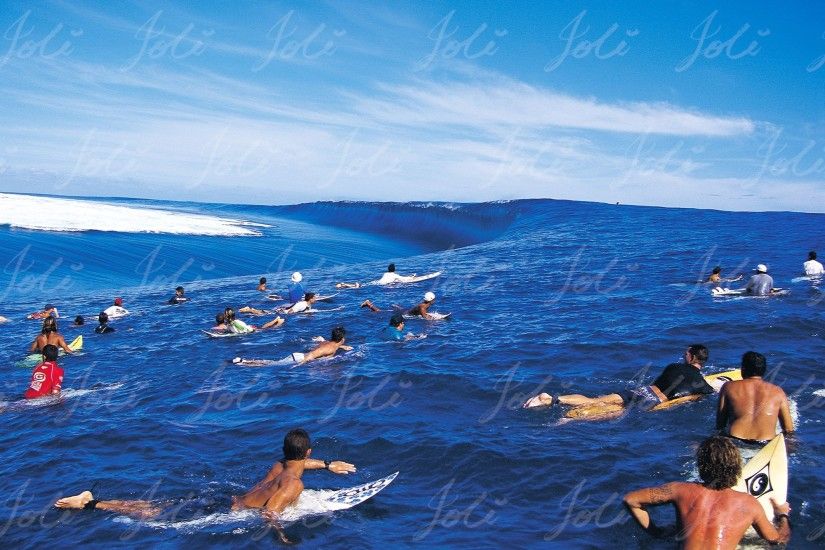 Reef Draining Joli TK1650, Teahupoo, Tahiti. $110 image usage fee - Custom  Wallpaper