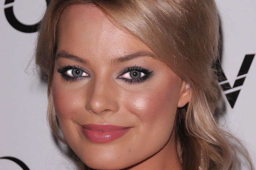 Margot Robbie Face Closeup Looks Like A Barbie