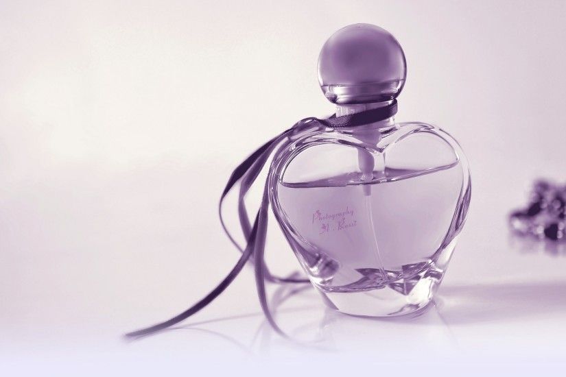 Image toilet water perfumes Violet Perfume Closeup 2048x1281