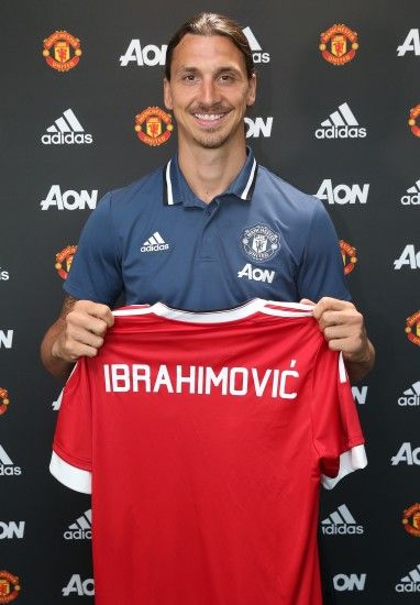 Ibrahimovic becomes United's seventh no.9 in Premier League - Official  Manchester United Website