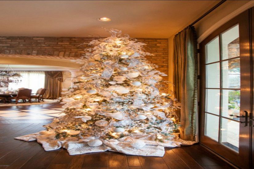 Christmas Tree wallpaper | 2048x1152 | #68293