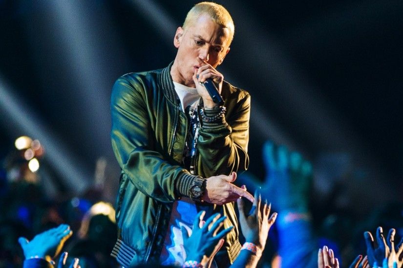 Preview wallpaper eminem, performance, audience, hands 2560x1080