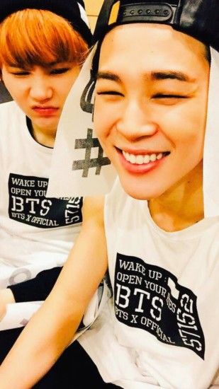 bts 6th photo is not a selca but they're so cute soo ð yoonmin