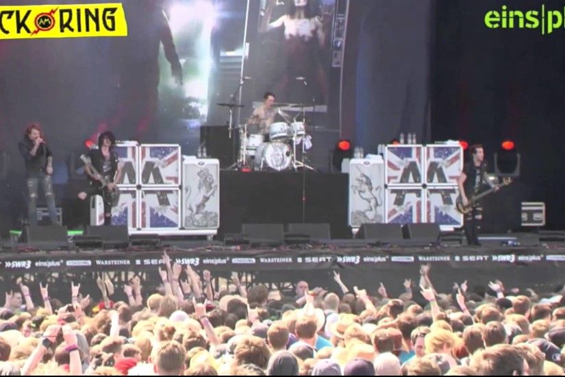 Asking Alexandria -- Breathless (Live @ Rock am Ring 2013 07.06) - YouTube