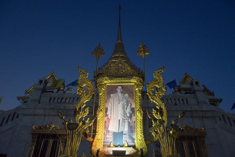 King Bhumibol Adulyadej displayed at the Wat Trimitr temple in Bangkok,  Jan. 16,