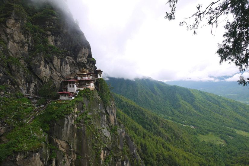 bhutan rock homes