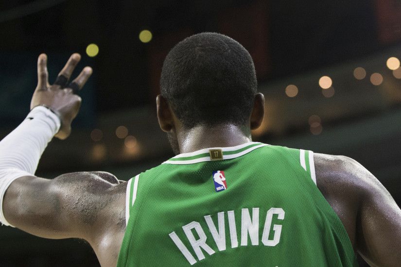 The San Antonio Spurs (4-2) take on the Boston Celtics (4-2) at TD Garden.