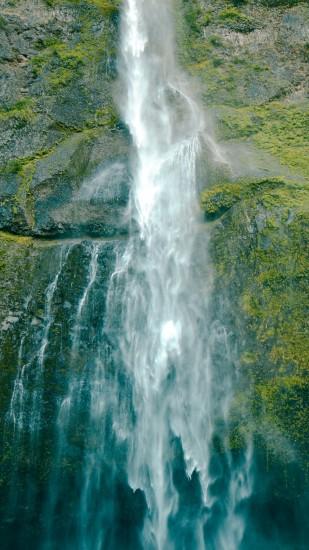 Waterfall flowing ios 9 Wallpaper