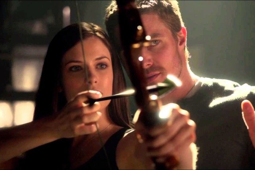 Helena Bertinelli (The Huntress) training with Oliver Queen ("The Hood" /