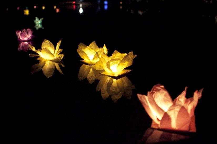 Lanterns Flowers Shape - Tap to see more bokeh inspired light in the dark  wallpapers!