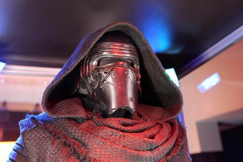 Adam Driver as Kylo Ren - Star Wars: The Force Awakens 3840x2160 wallpaper
