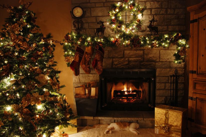 Fireplace christmas tree