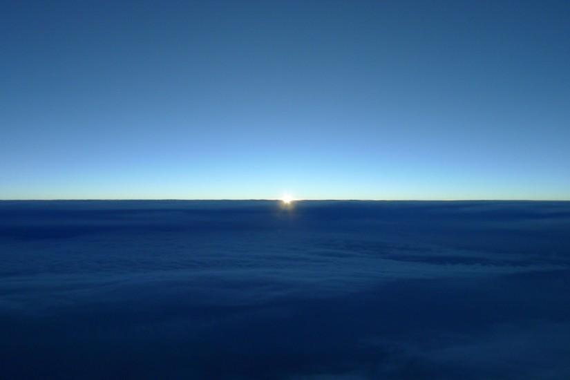 The first hint of Sunrise from 37,000ft ...