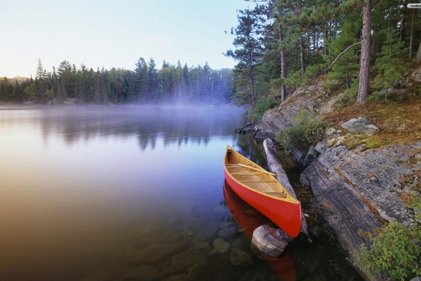 Canoe on Pinetree Lake Wallpaper
