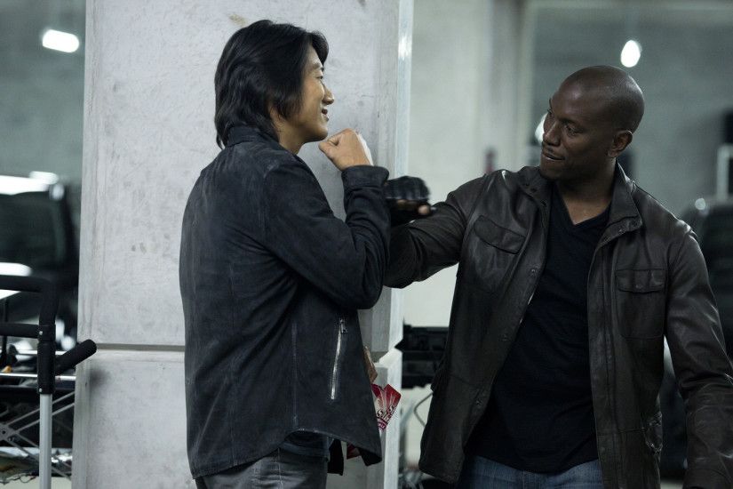 Fast Furious 6 Sung Kang and Tyrese Gibson 2000x1250 Resolution