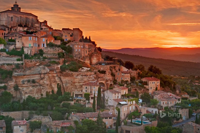 Gordes, Provence-Alpes-CÃ´te d'Azur, France (Â© Arnab Banerjee/Gallery Stock)