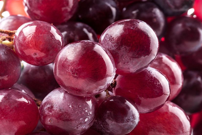 Ripe & shiny grapes HD wallpaper