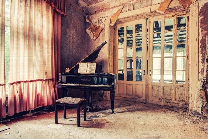 Classic Piano wallpapers and stock photos