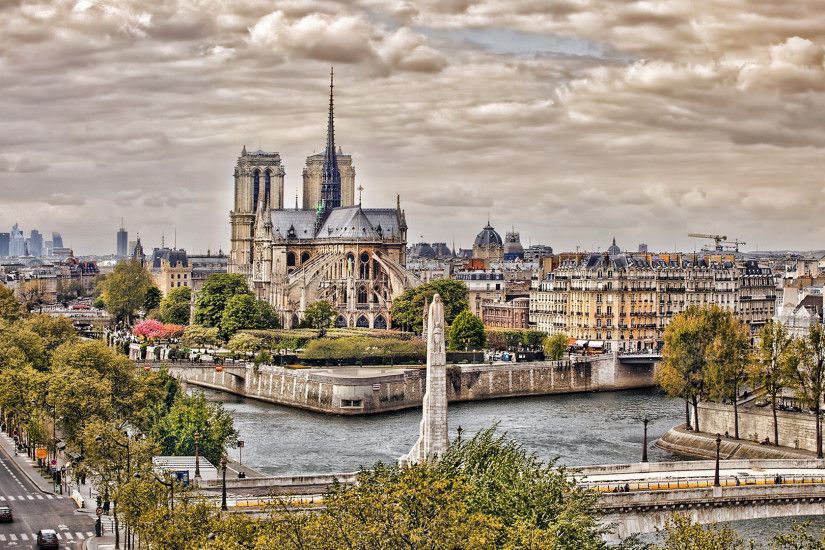 Notre Dame de Paris ...