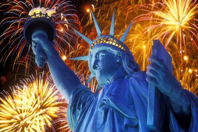 4th of July Fireworks in Statue of Liberty Exclusive HD Wallpapers .