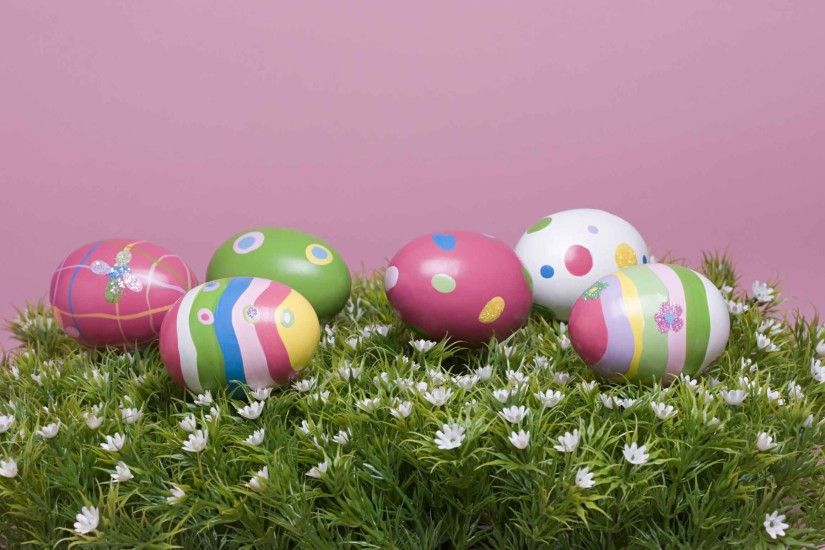 Free Wallpapers - Cute arrangement Easter eggs wallpaper