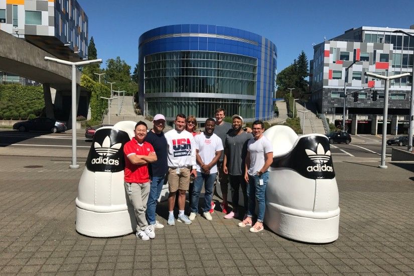 UO Sports Product on Twitter: "SPM students from classes of 2017, 2018 &  2019 met up w/ program director/cofounder Ellen Schmidt-Devlin during her  @adidas ...