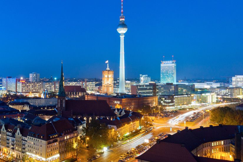 Berlin, Germany | Berlin At Night, Germany 2048 x 2048 iPod 3 wallpapers,