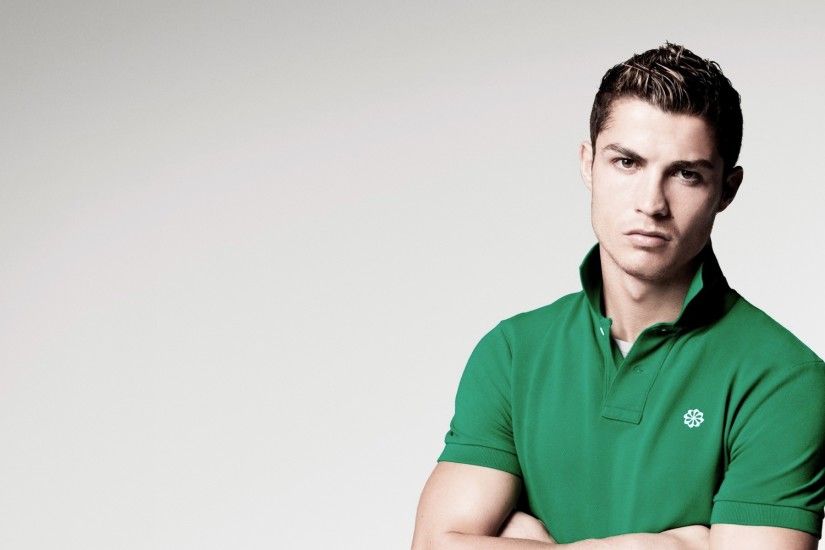 Cristiano Ronaldo Wallpaper 2014 with Green Shirt