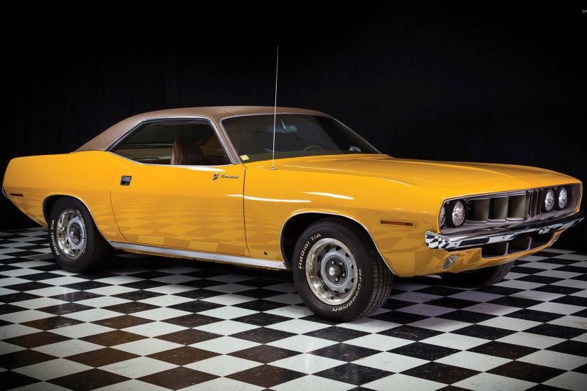 Yellow 1971 Plymouth Barracuda Gran Coupe side view wallpaper