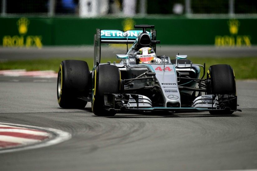 Wallpaper Lewis Hamilton in turn 2 Canadian Grand Prix High ress.