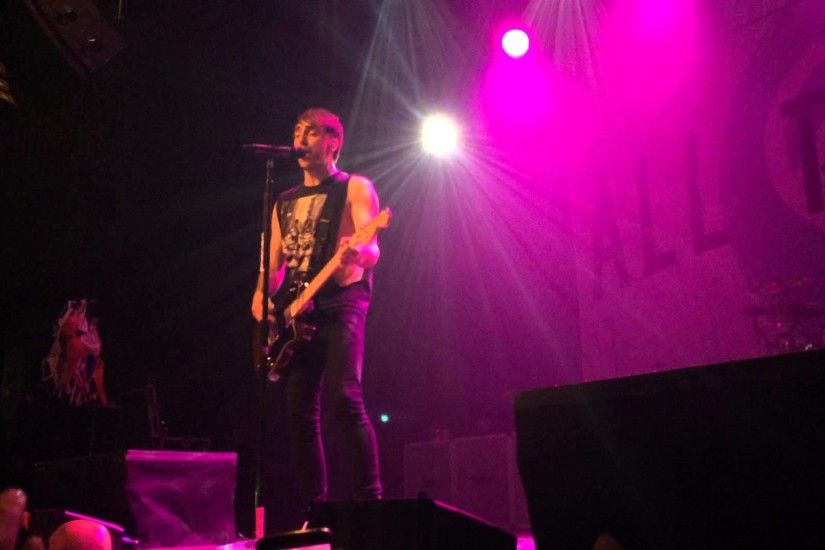 Alex Gaskarth (All Time Low) - Therapy (Live) Future Hearts Tour Utrecht  11-04-2015 Front Row - YouTube