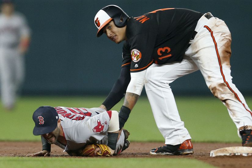 Red Sox pitcher Matt Barnes continues feud, throws at Manny Machado's head  | MLB | Sporting News