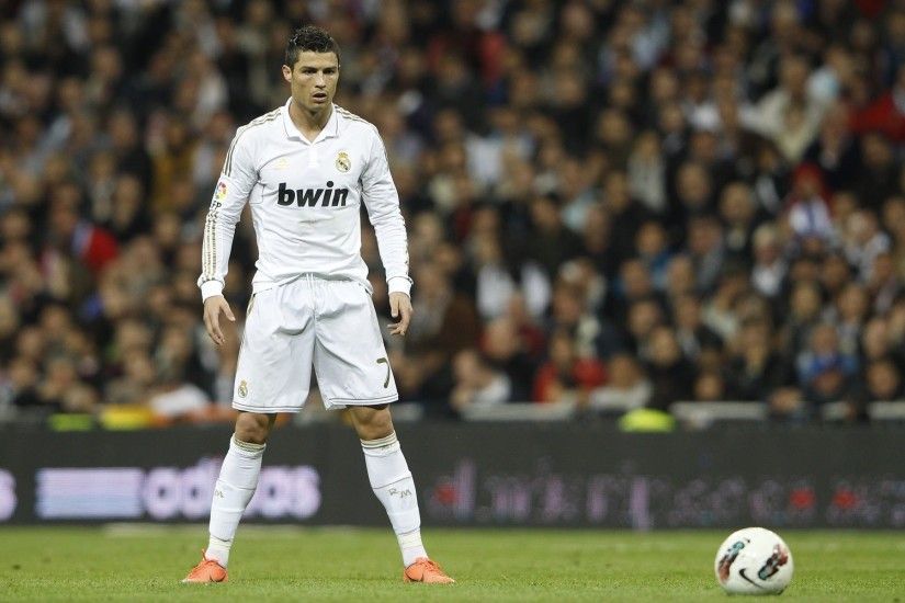 Cristiano Ronaldo- Lines up for free kick during the La Liga match between Real  Madrid & Celta de Vigo at Bernabeu.