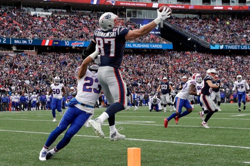 Gronk scores on incredible one-handed TD grab Watch. Tom Brady connects  with Rob Gronkowski ...