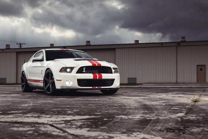 2015 Ford Mustang Shelby GT500 White Red Line