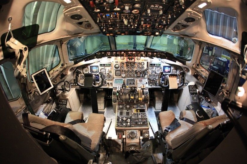 Cockpit 835432