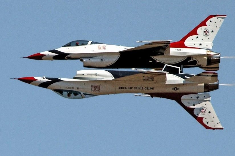 fighting United States Air Force F-16 Fighting Falcon Thunderbirds .