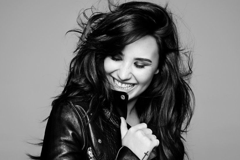 Tags: Demi Lovato ...