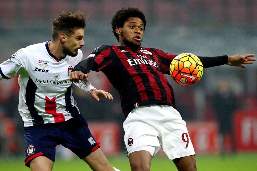 Luiz Adriano in action during the game