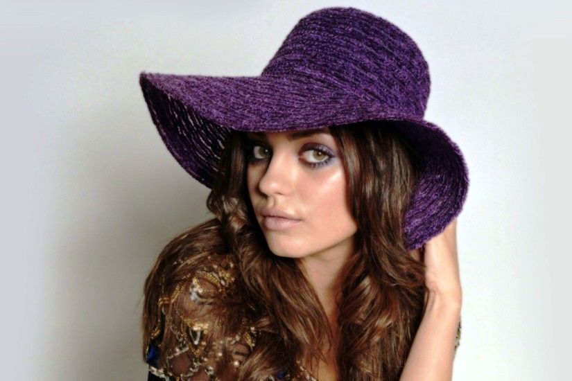 Hot Mila Kunis in Purple Cap Hollywood Actress HD Wallpapers.  Hot_Mila_Kunis_in_Purple_Cap_Hollywood_Actress_HD_Wallpapers