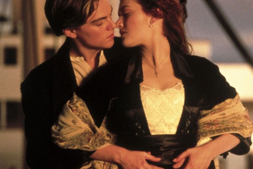 Kate Winslet and Leonardo DiCaprio in Titanic Pictures | POPSUGAR Celebrity