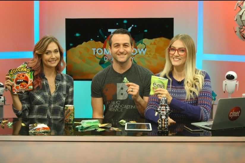 Deep Dive: Jessica Chobot tests Japanese candy with us (Tomorrow Daily 285)