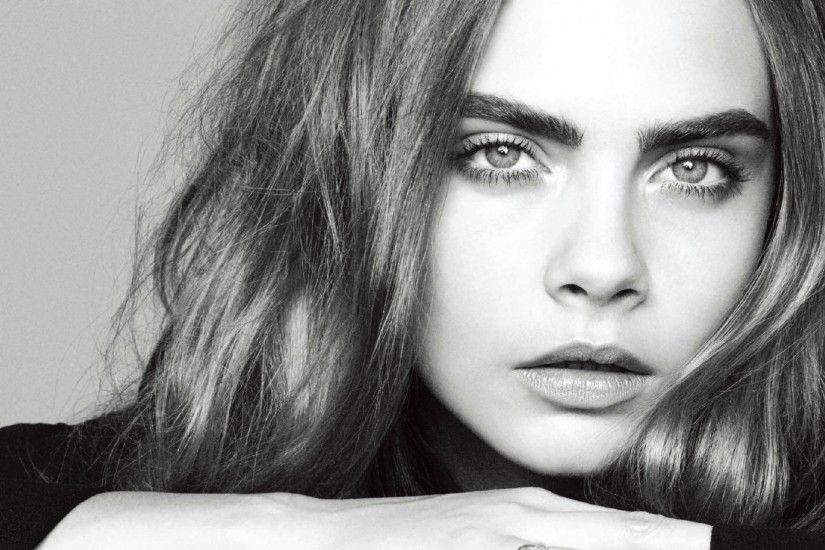 Preview wallpaper cara delevingne, model, girl, face, tattoo, bw 2560x1440