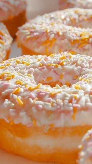 1080x1920 Wallpaper donut, pastry, cream, powder
