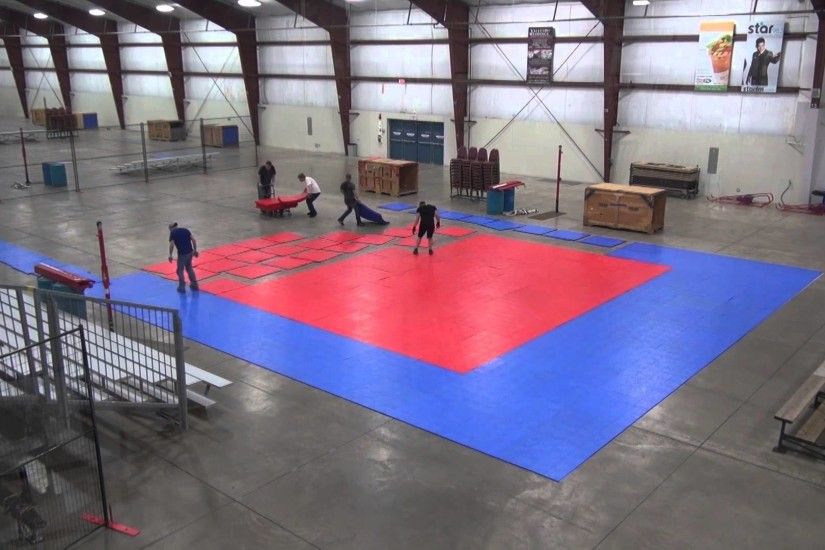 How to build an indoor volleyball court in 1 minute - timelapse - YouTube